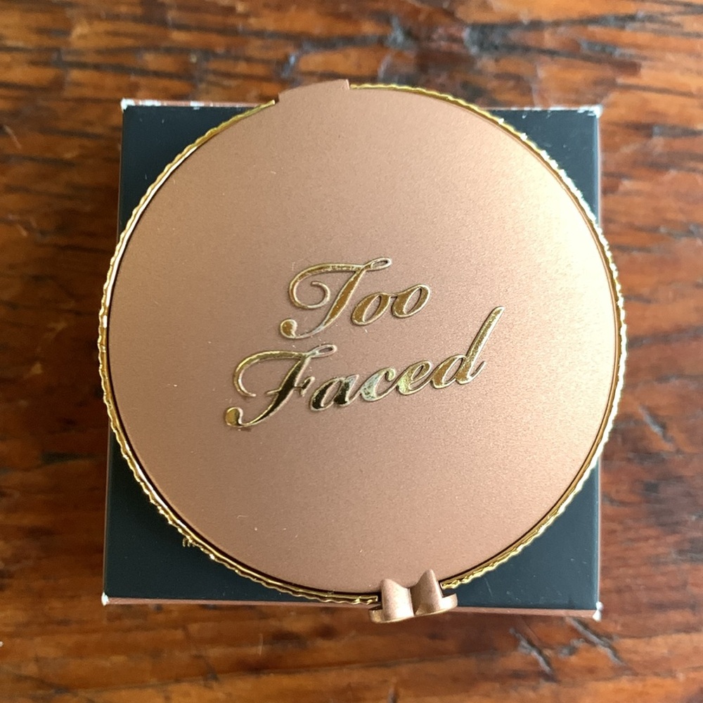 Too faced matte bronzer - Picture 2 of 5
